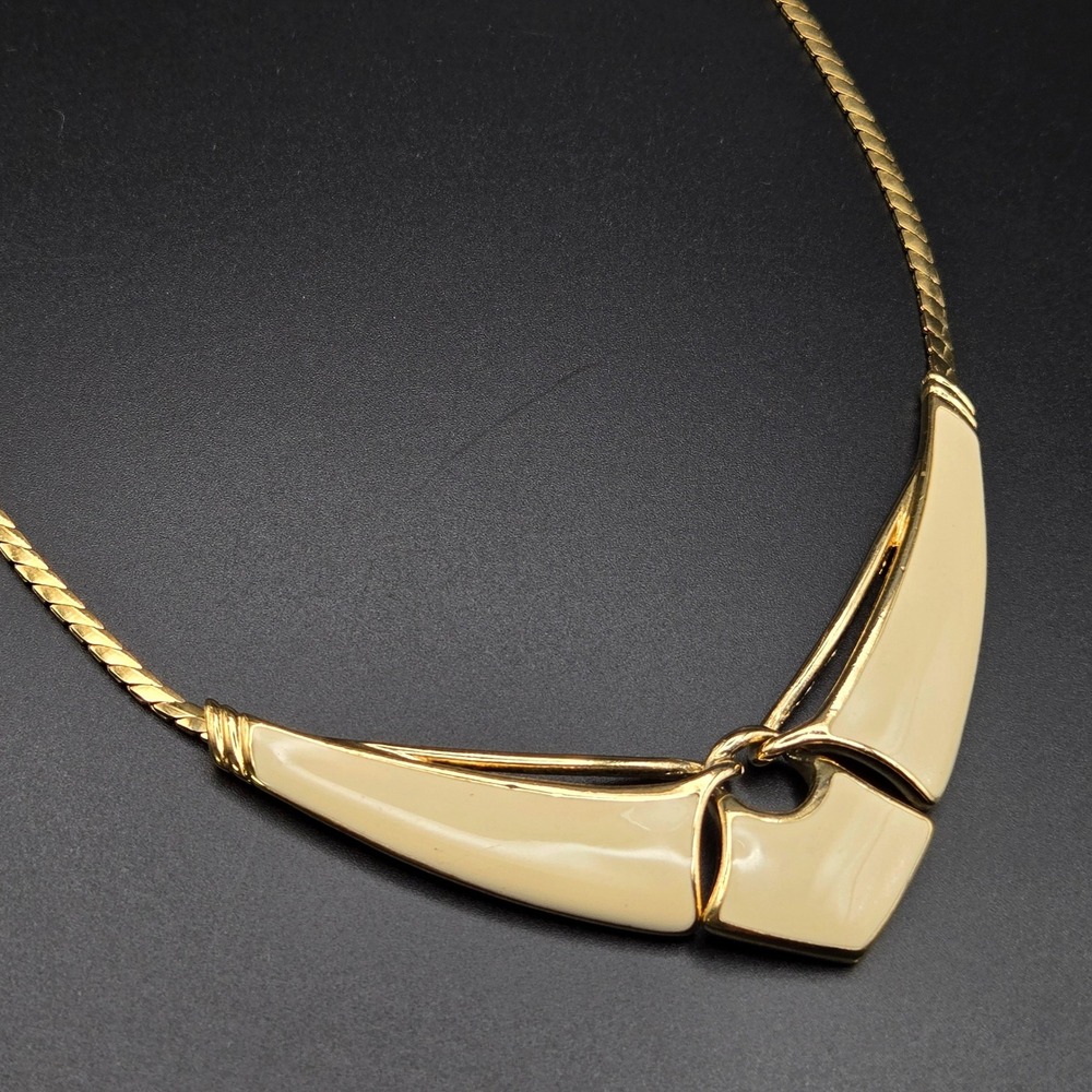 Trifari Vintage Gold Tone Cream Enamel Geometric Necklace Herringbone 18 Inch